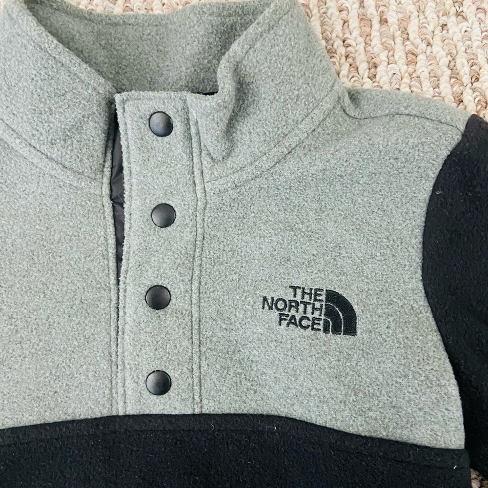 NWOT- Toddler NORTH FACE Pullover Fleece